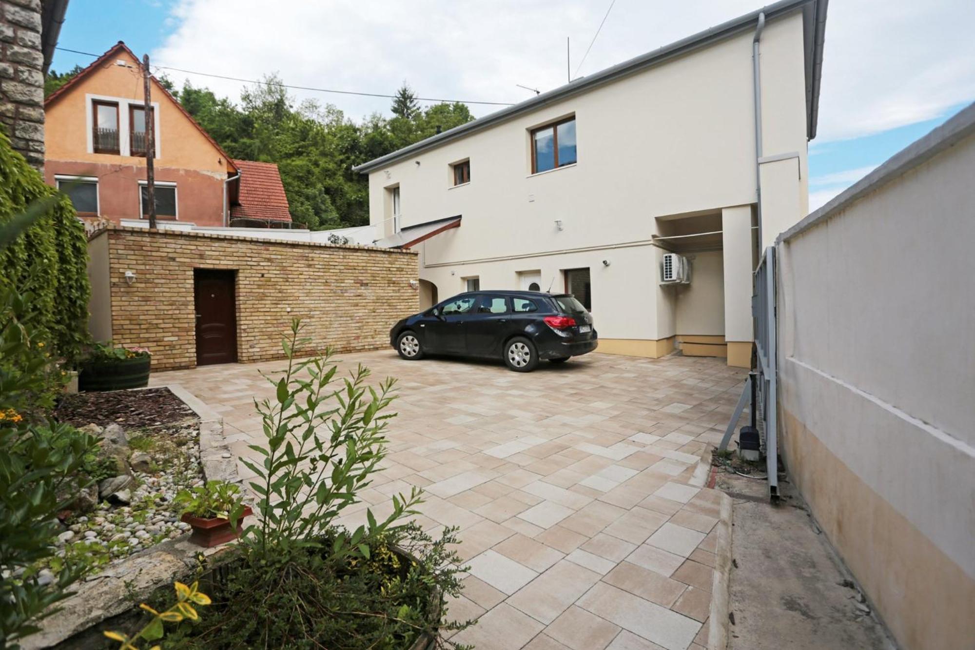 Jokai 19 Vendeghaz Apartment Veszprem Exterior photo