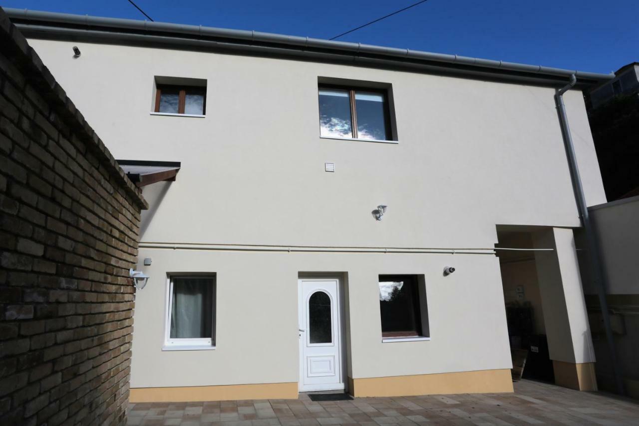 Jokai 19 Vendeghaz Apartment Veszprem Exterior photo